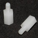 Стойка пластиковая гайка-винт 3х8х6